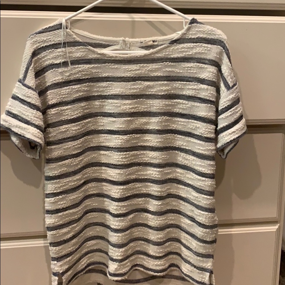 Roxy Lightweight shirtsleeve sweater top